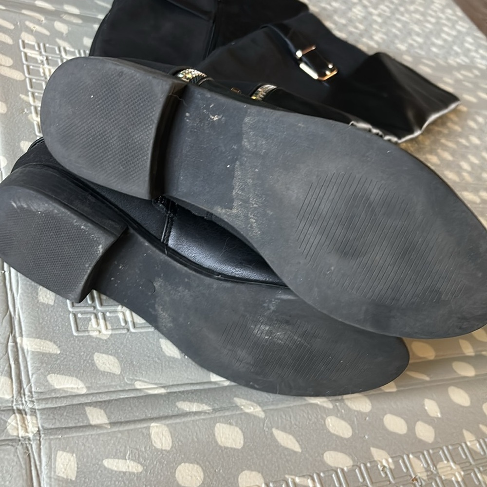 Black Boots with Gold Details - Picture 9 of 10